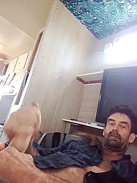 straightozgoesdwn online show from April 2, 1:14 am