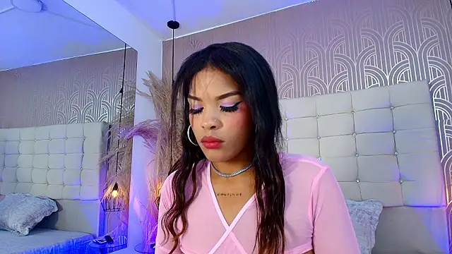 Snapshot of LexieBloom chatting on March 22, 3:54 am LexieBloom online show from March 22, 3:54 am