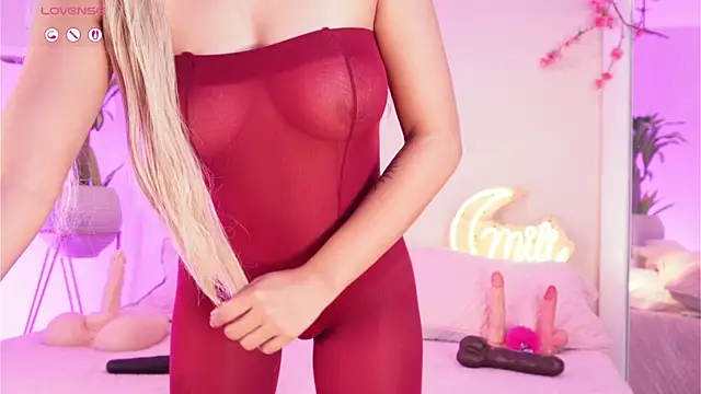 mili moon  online show from October 12, 12:37 pm