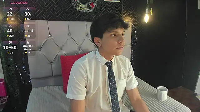 Thiago Kozak online show from December 3, 12:36 pm