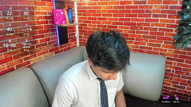 Snapshot of Thiago_Kozak chatting on April 6, 1:01 pm Thiago Kozak online show from April 6, 1:01 pm