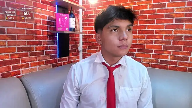 Snapshot of Thiago_Kozak chatting on April 10, 12:43 pm Thiago Kozak online show from April 10, 12:43 pm