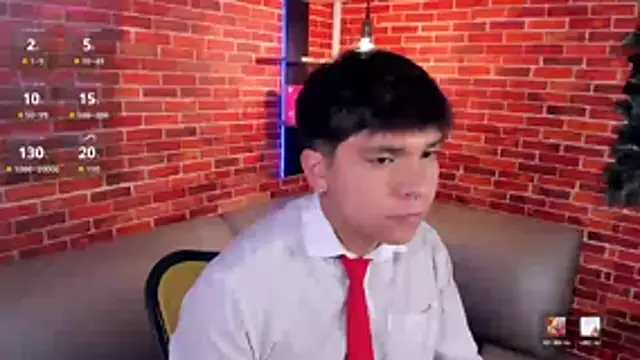 Snapshot of Thiago_Kozak chatting on April 16, 1:23 pm Thiago Kozak online show from April 16, 1:23 pm