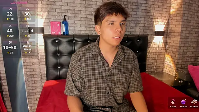 Snapshot of Thiago_Kozak chatting on April 18, 8:09 pm Thiago Kozak online show from April 18, 8:09 pm