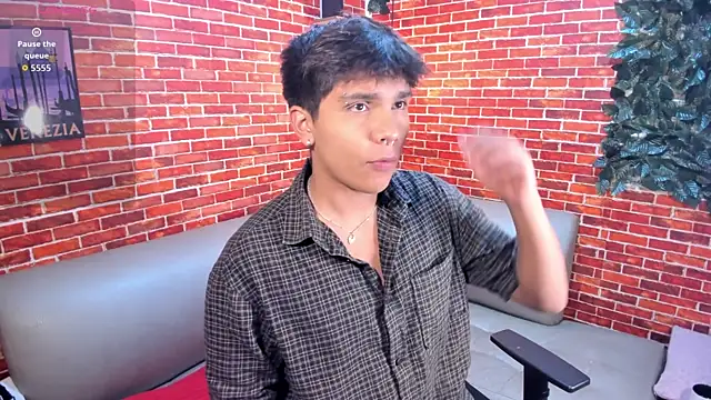 Snapshot of Thiago_Kozak chatting on April 29, 1:26 pm Thiago Kozak online show from April 29, 1:26 pm