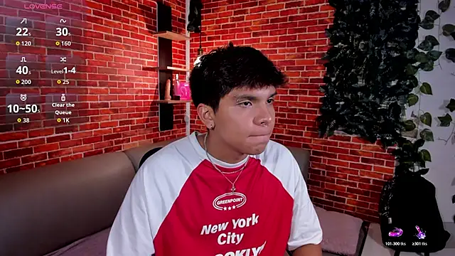 Snapshot of Thiago_Kozak chatting on May 2, 2:00 pm Thiago Kozak online show from May 2, 2:00 pm