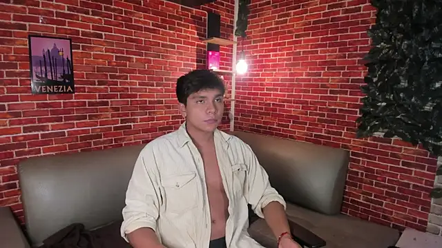 Snapshot of Thiago_Kozak chatting on May 27, 12:24 pm Thiago Kozak online show from May 27, 12:24 pm
