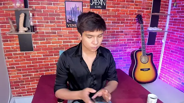Snapshot of Thiago_Kozak chatting on June 9, 1:34 pm Thiago Kozak online show from June 9, 1:34 pm