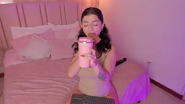 anntonella watson online show from January 9, 11:13 am