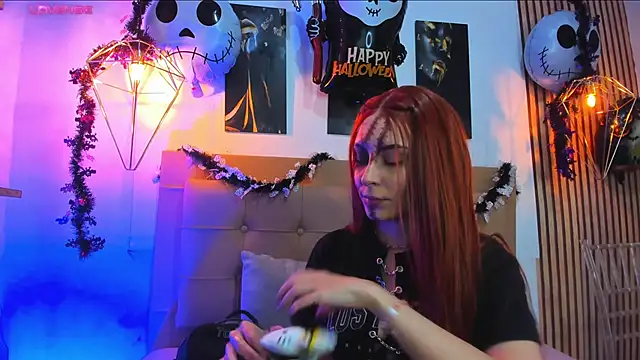 Snapshot of alesziarose chatting on October 29, 7:37 pm alesziarose online show from October 29, 7:37 pm