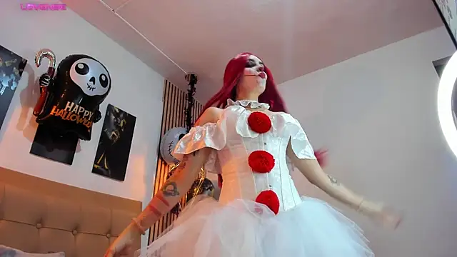 Snapshot of alesziarose chatting on October 31, 8:43 pm alesziarose online show from October 31, 8:43 pm