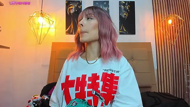 Snapshot of alesziarose chatting on November 5, 7:25 pm alesziarose online show from November 5, 7:25 pm