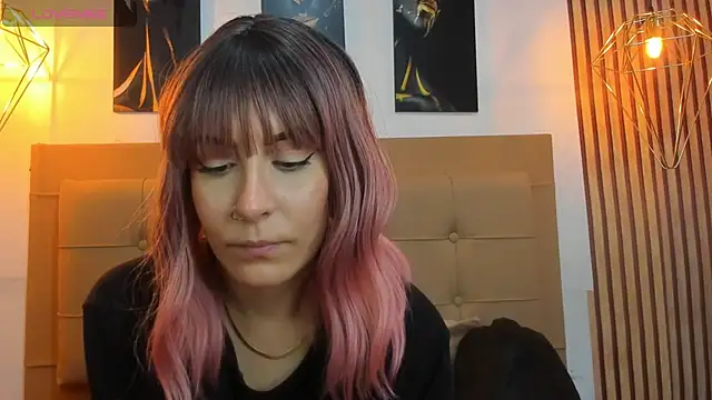 Snapshot of alesziarose chatting on November 15, 7:54 pm alesziarose online show from November 15, 7:54 pm