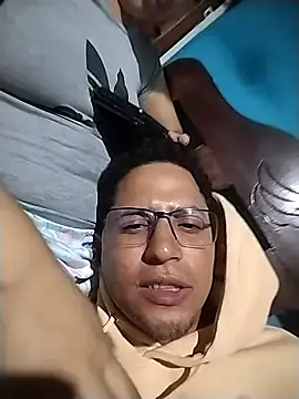 Snapshot of Javiertino chatting on April 6, 4:21 am Javiertino online show from April 6, 4:21 am