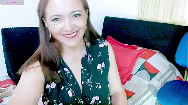Kendraline1 online show from April 12, 10:15 pm