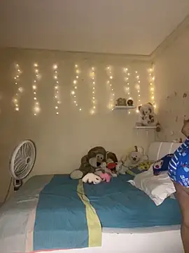 effie castroo online show from October 22, 3:07 am