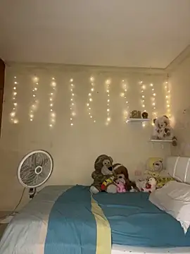 effie castroo online show from November 6, 1:17 am