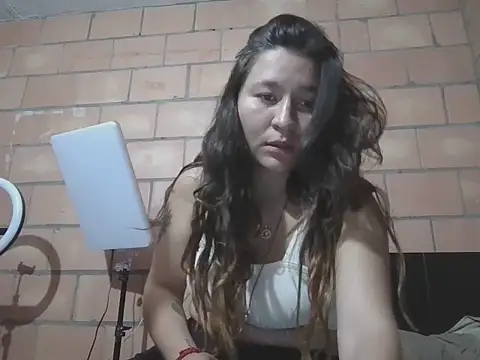 emilykresly online show from November 15, 2:09 am