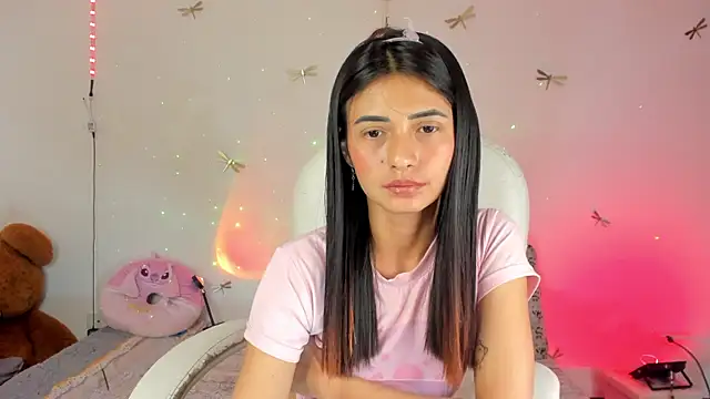 princessluna 19 online show from October 6, 10:18 pm