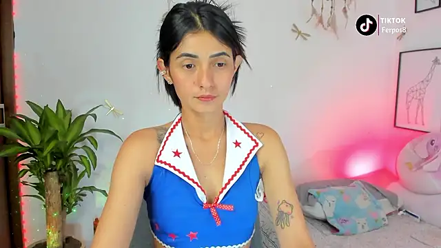 Snapshot of princessluna_19 chatting on February 19, 8:49 pm princessluna 19 online show from February 19, 8:49 pm