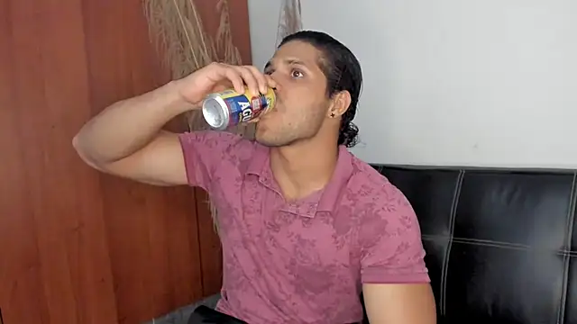 Snapshot of Evansdark1 chatting on October 24, 11:34 pm Evansdark1 online show from October 24, 11:34 pm