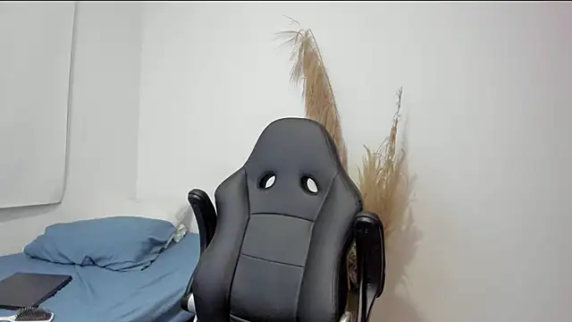 Evansdark1 online show from March 29, 11:27 pm