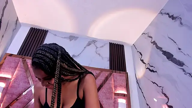 Snapshot of kandy_bronw chatting on June 20, 2:03 am kandy bronw online show from June 20, 2:03 am