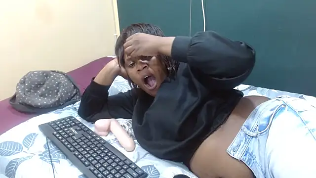 sexythae32 online show from February 18, 7:54 pm