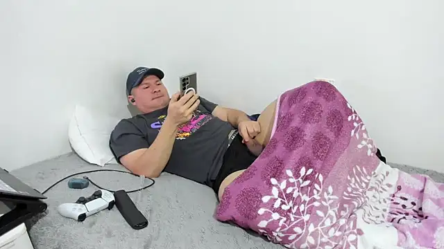 Snapshot of fuckynations chatting on March 3, 2:07 am fuckynations online show from March 3, 2:07 am