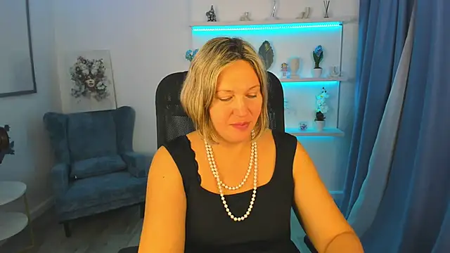 NinaStarle online show from October 5, 4:44 am