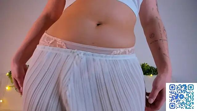 girlllsooft online show from October 22, 1:55 pm