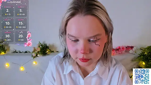 girlllsooft online show from November 1, 1:29 am