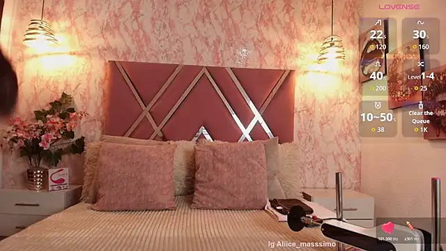 Snapshot of Aliice1_ chatting on November 4, 7:02 pm Aliice1 online show from November 4, 7:02 pm