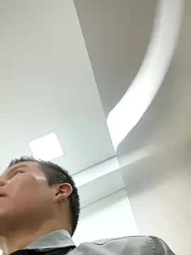 Manu0586 online show from December 2, 11:23 pm