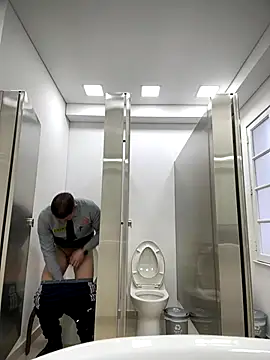 Snapshot of Manu0586 chatting on December 18, 11:27 am Manu0586 online show from December 18, 11:27 am