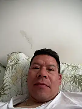 Snapshot of Manu0586 chatting on May 1, 2:54 pm Manu0586 online show from May 1, 2:54 pm