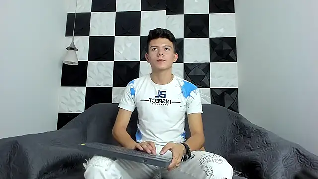 AndyFame1 online show from September 15, 7:03 pm