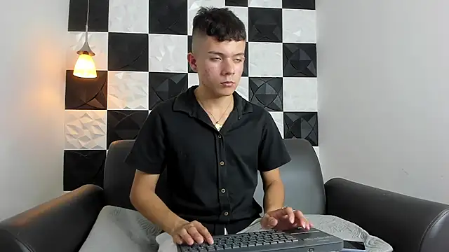 AndyFame1 online show from September 22, 7:05 pm