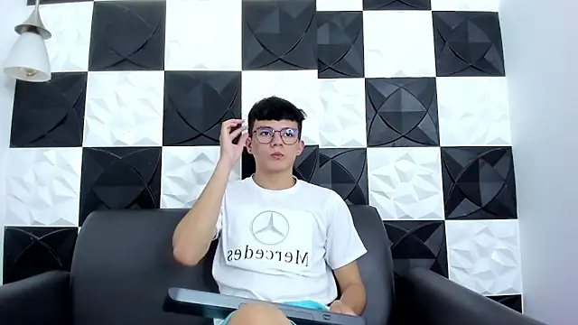 AndyFame1 online show from December 22, 6:49 pm