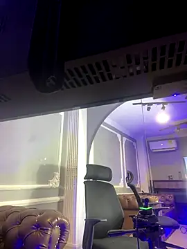 CharlesBrown  online show from December 15, 11:36 am