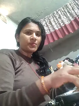 Snapshot of couple_71 chatting on December 3, 5:37 am couple 71 online show from December 3, 5:37 am