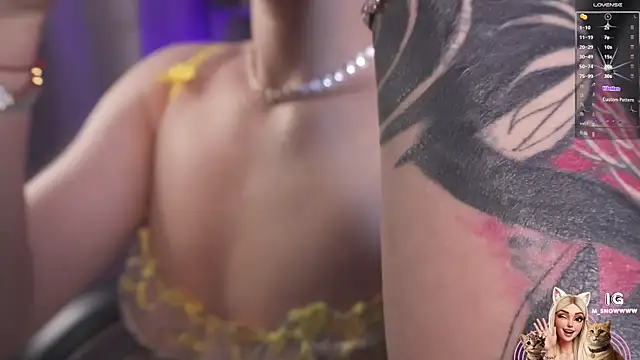 Snapshot of Miila_snow chatting on November 5, 11:54 am Miila snow online show from November 5, 11:54 am