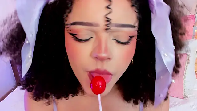 LilBoonew online show from November 18, 12:31 pm