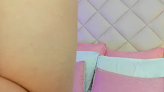 LilBoonew online show from December 3, 12:36 pm