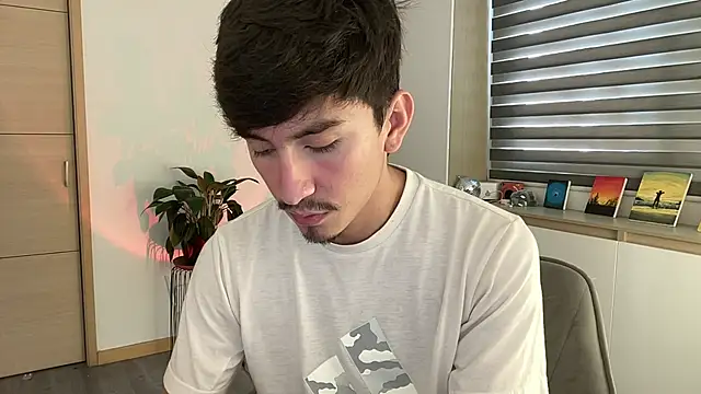 sweettaaron01 online show from October 28, 5:15 pm