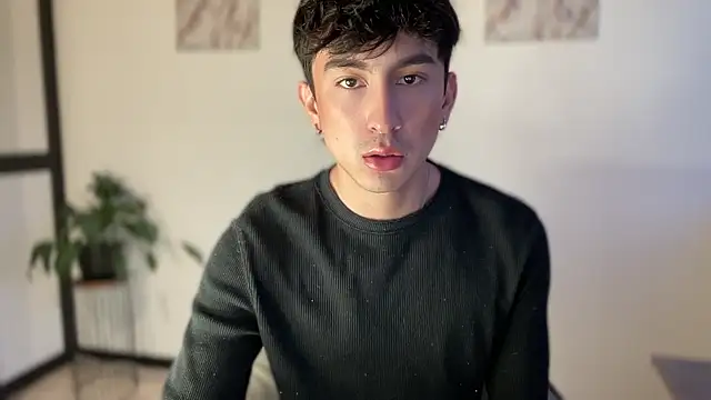 sweettaaron01 online show from April 26, 11:13 pm