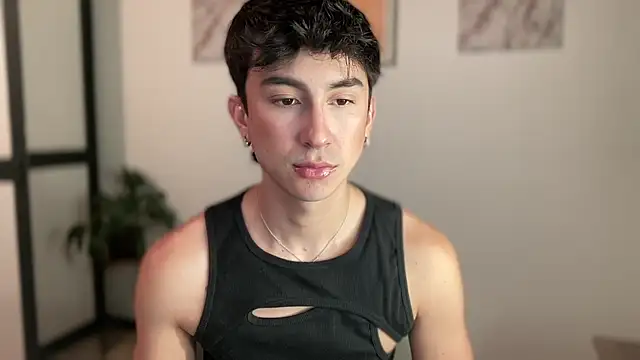 sweettaaron01 online show from April 28, 12:20 am