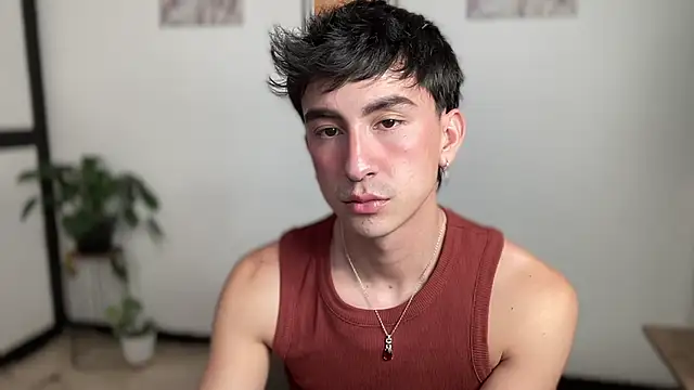 sweettaaron01 online show from May 19, 12:49 am