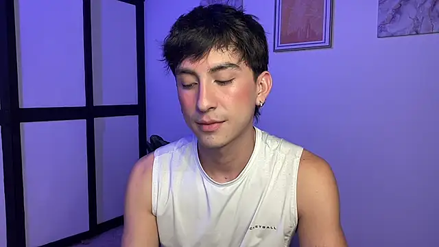 sweettaaron01 online show from June 3, 12:46 am