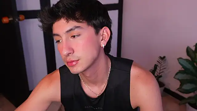 sweettaaron01 online show from June 17, 11:05 pm